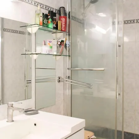 Apartment In The Heart Of Quiet And Easy Paris